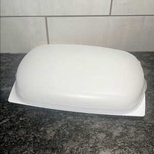 Tupperware CheeSmart container. Believed to be new . Store cheeses